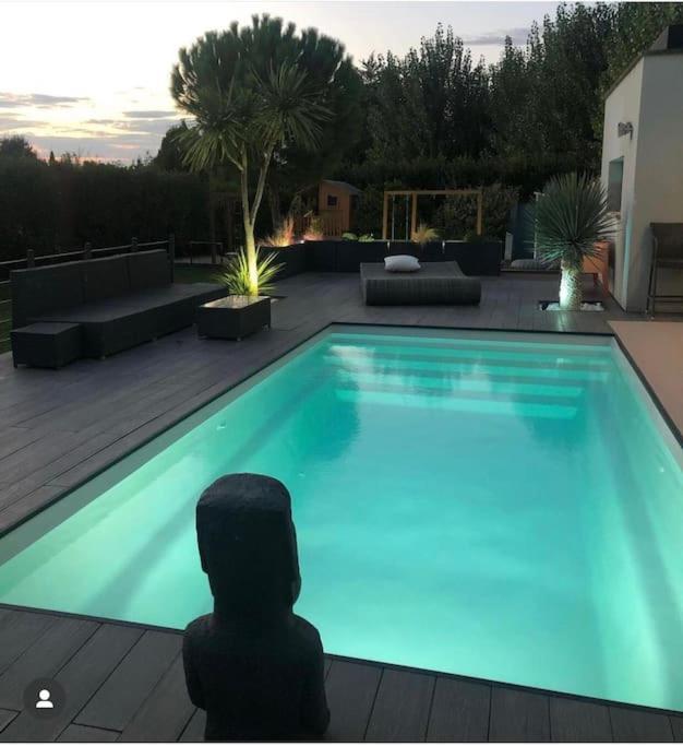 Maison De Vacances Contemporaine Avec Piscine Villa Vedene Bagian luar foto