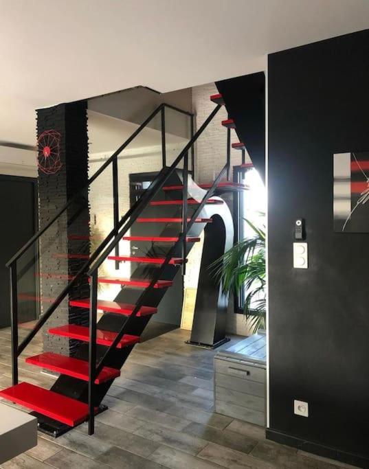 Maison De Vacances Contemporaine Avec Piscine Villa Vedene Bagian luar foto