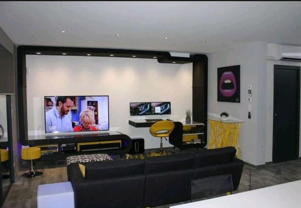 Maison De Vacances Contemporaine Avec Piscine Villa Vedene Bagian luar foto